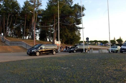 Naš mercedes i vozač službeni vozač Will Smitha